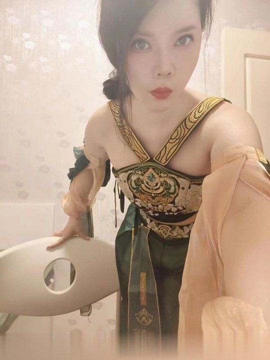 武侯风骚制服少妇雅雅-1.jpg