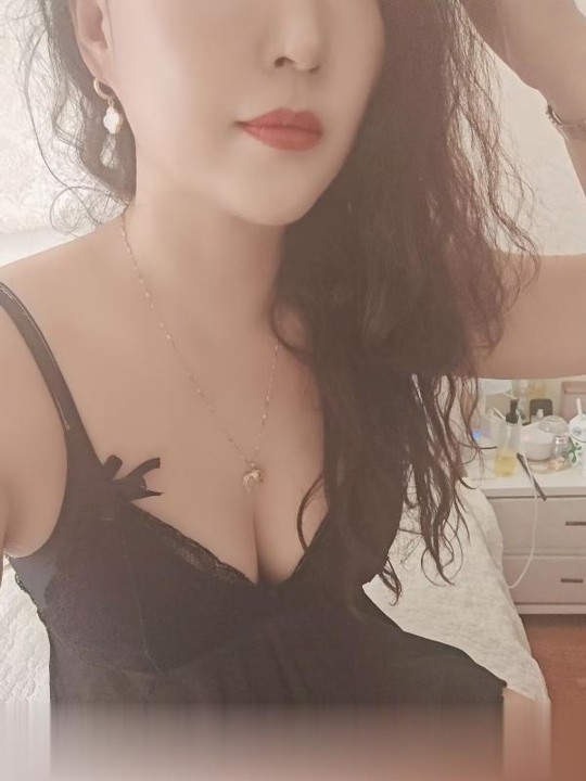 贵阳花果园奶香人妻可儿