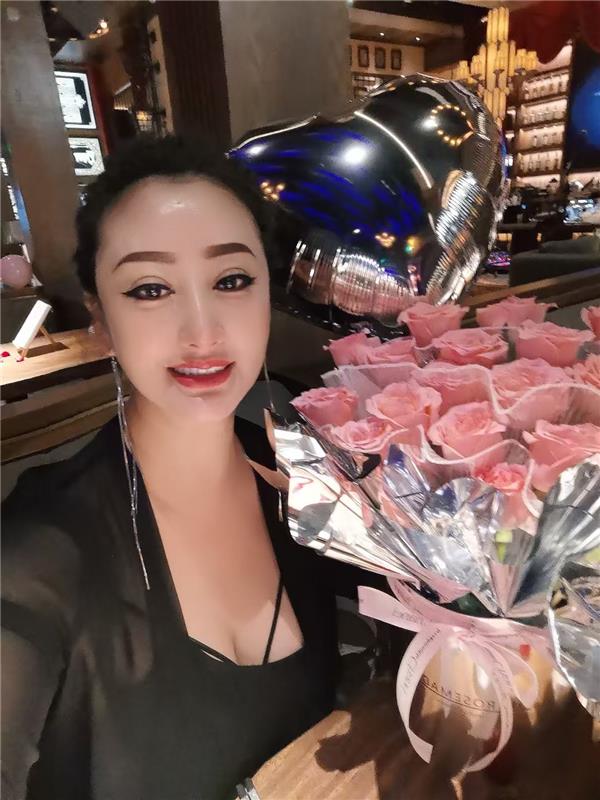 江西-南昌西湖大胸少妇