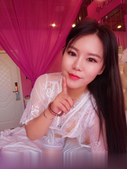 河南郑州服务系大奶少妇