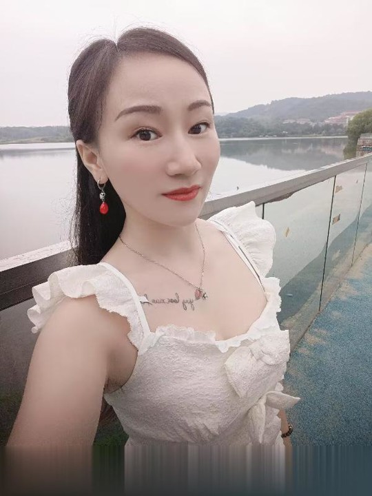 长沙英子.温柔小少妇，前凸后翘